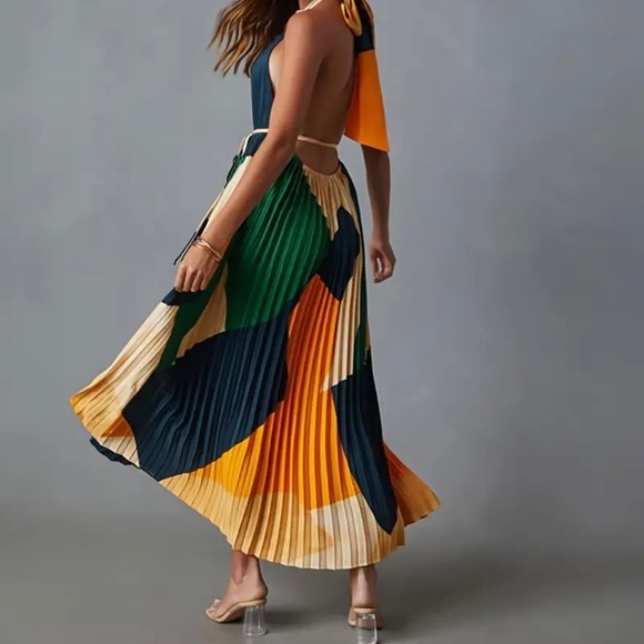 Stunning A-Line Color Block Backless Dress, Pleated Halter Neck, Tie Waist - Picture 3 of 4